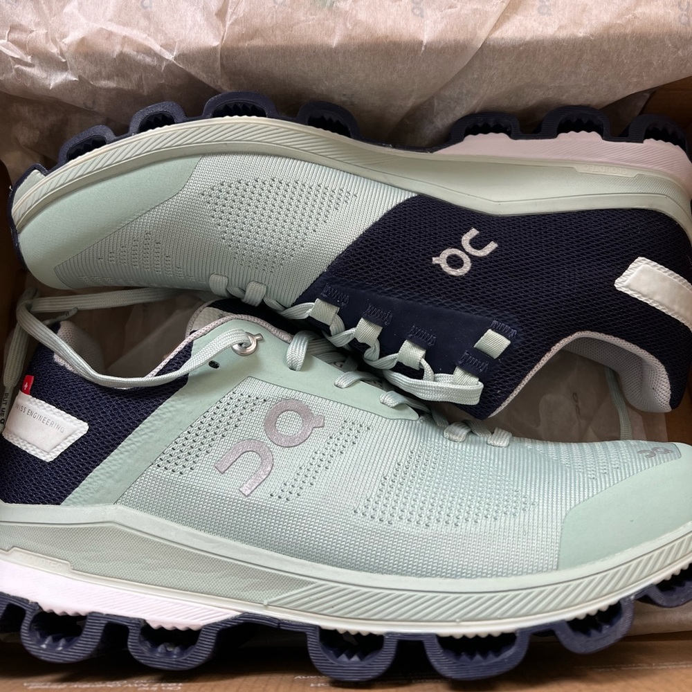 On Cloudsurfer 6 - Women’s running shoe size 9